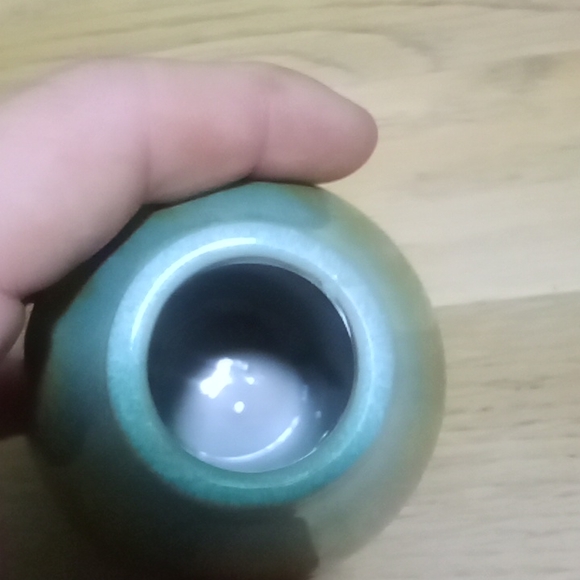 Very very nice vintage clay pot there's a beautiful blue in like a brownish - Picture 2 of 3